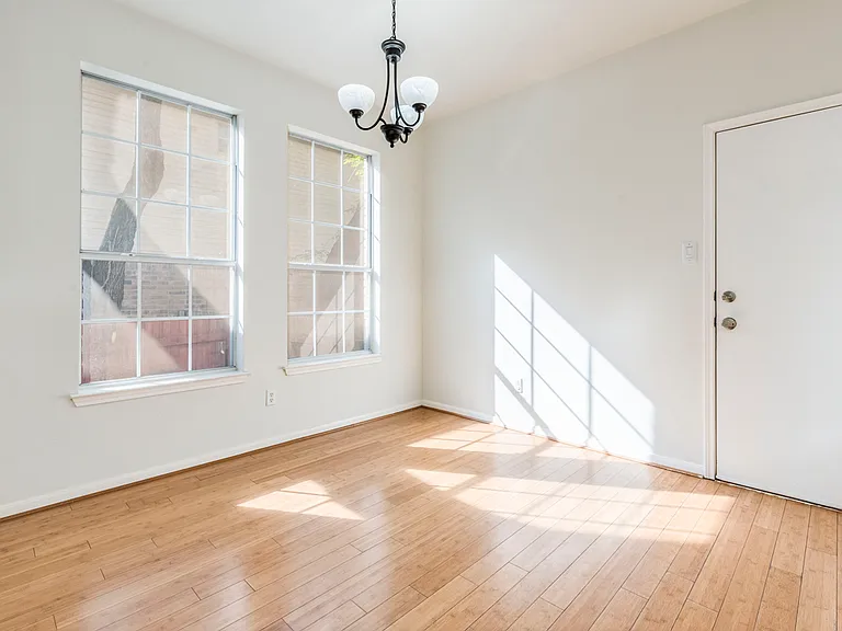 6911 Gentle Oak Dr — Photo 16