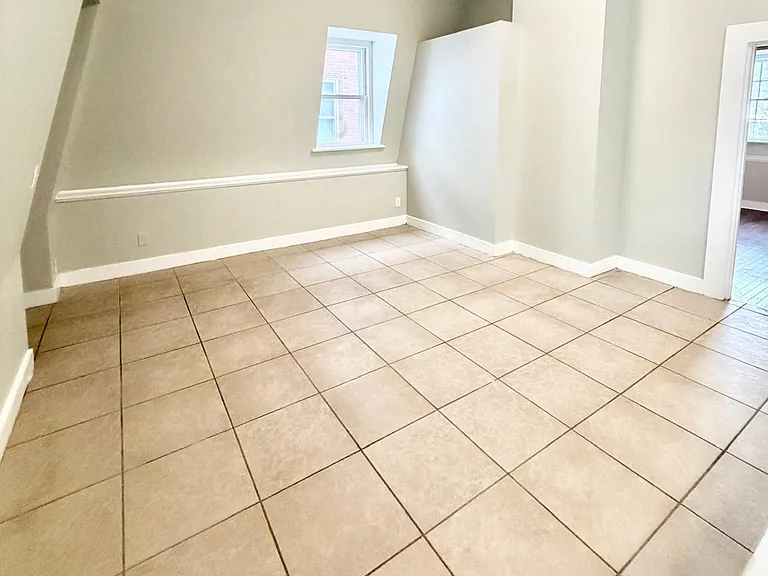 1210 Chapel St #5 — Photo 4