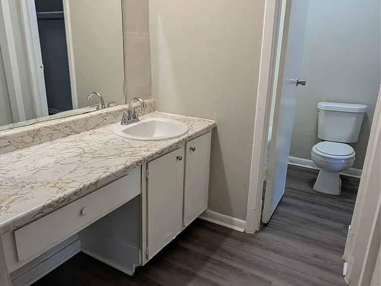 1077 Harold Dr #1 — Photo 7