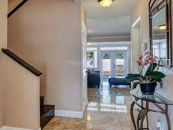 4th image of 7015 Twelve Oaks Blvd