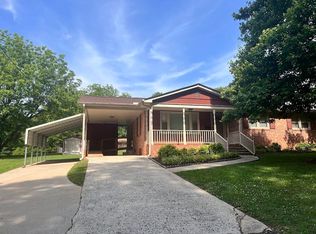 302 Lakeshore Dr, Gaffney, SC 29341