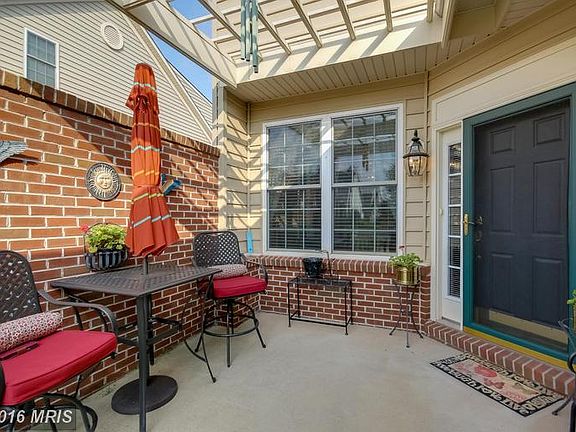 4th image of 44348 Oakmont Manor Sq