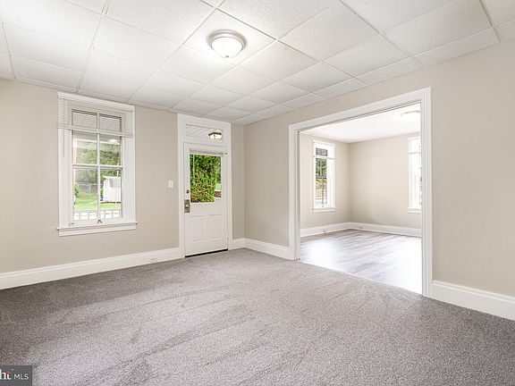 5th image of 131 Park St