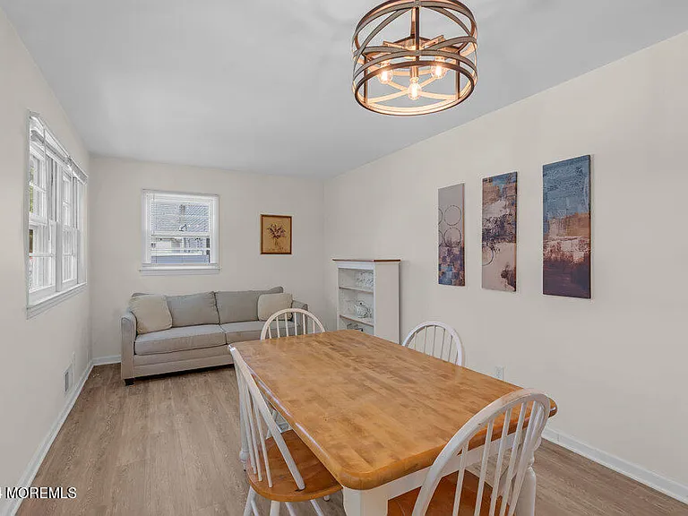 137 Marcellus Ave — Photo 7