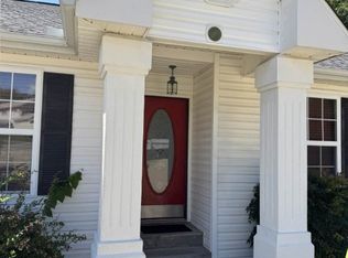 13 Green Meadow Ln APT A, Holiday Island, AR 72631