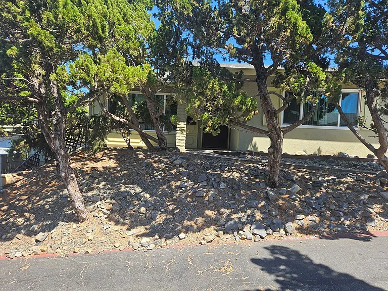 Meadow Lake Apartments — Photo 1