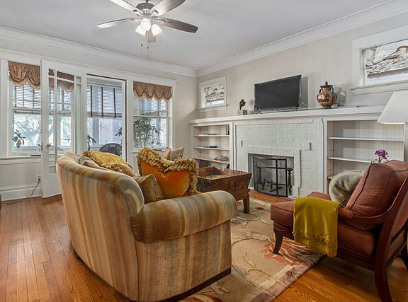 3rd image of 1619 W Wilson Ave #1E