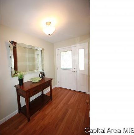 2nd image of 114 Ramblewood Ln
