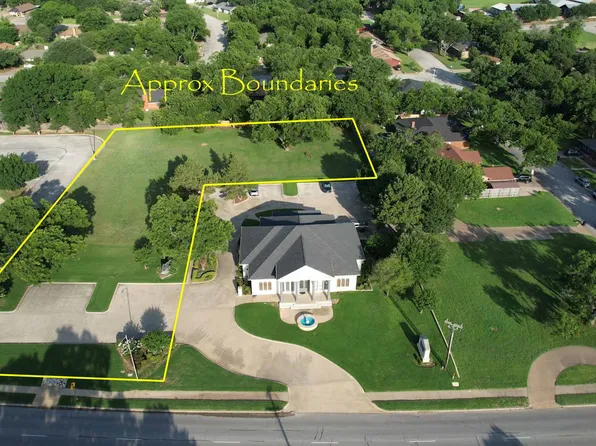 1250 Santa Fe Dr, Weatherford, TX 76086