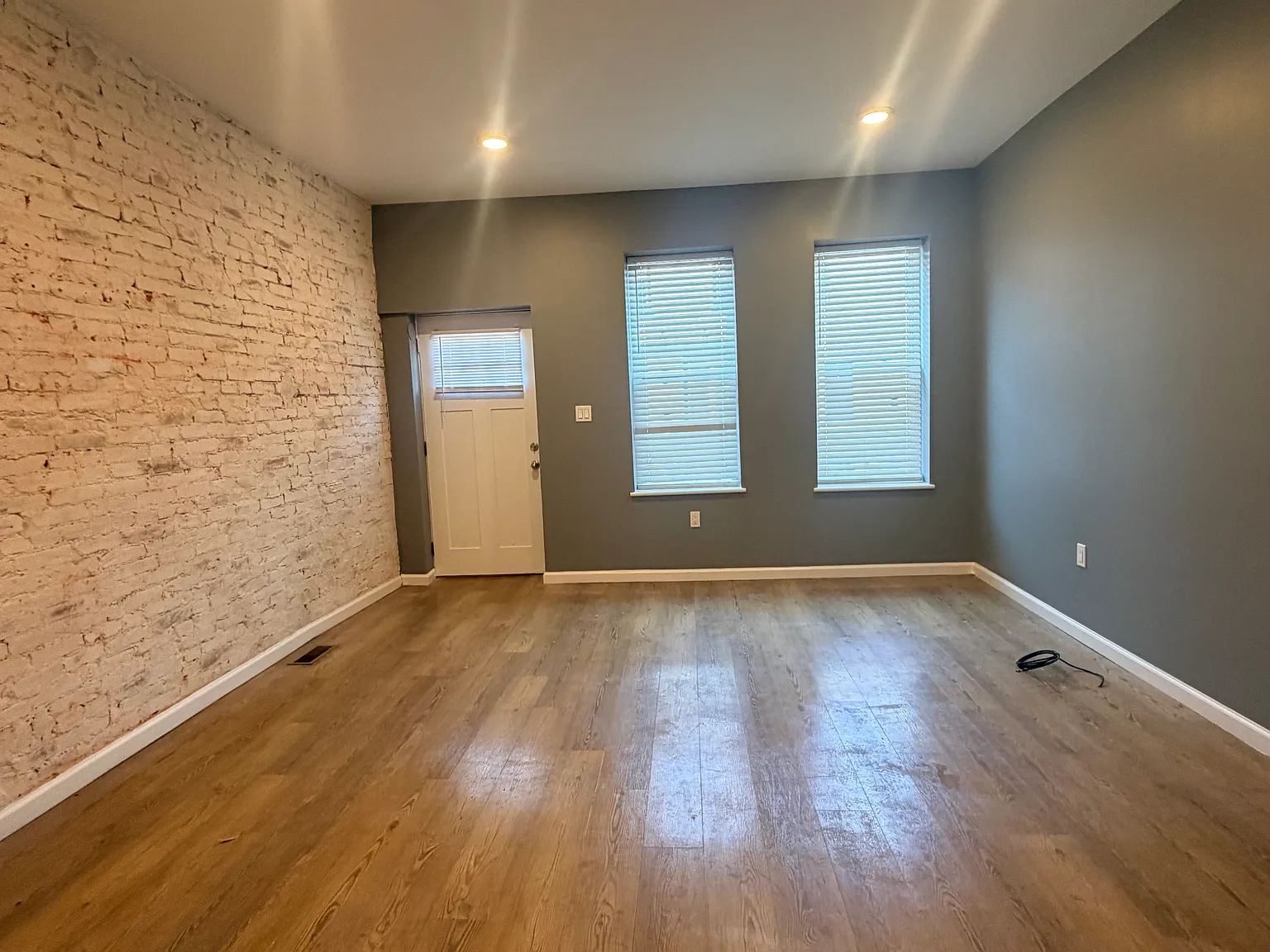 3 bed, 1.5 bath, 1264 sqft, $1,650 — Photo 3