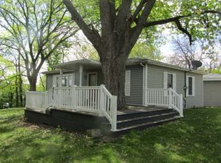 4515 E White St, Decatur, IL 62526