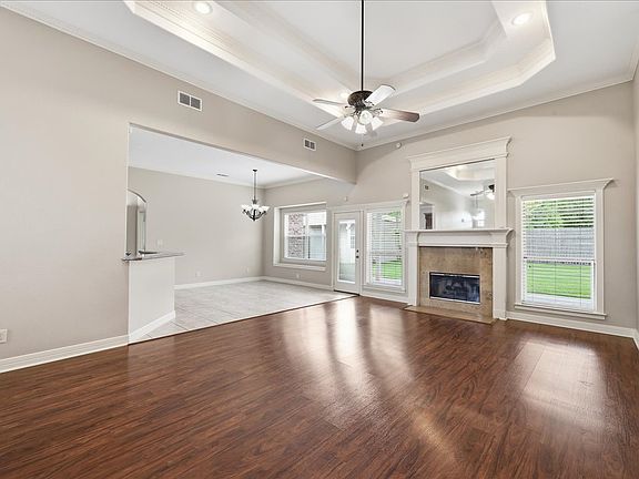 3rd image of 102 Remington Cir