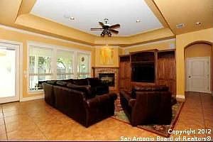 5th image of 408 El Portal Dr