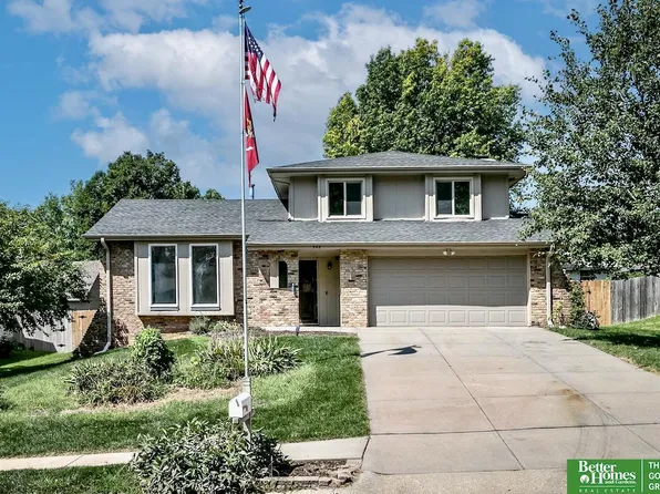 948 S 150th St, Omaha, NE 68154