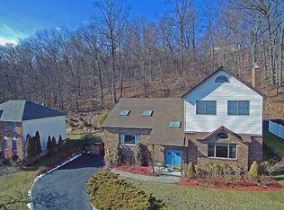 19 Brownstone Ter, Hawthorne, NJ 07506