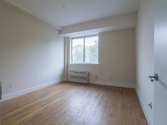 4th image of 756 Myrtle Ave Ste 3