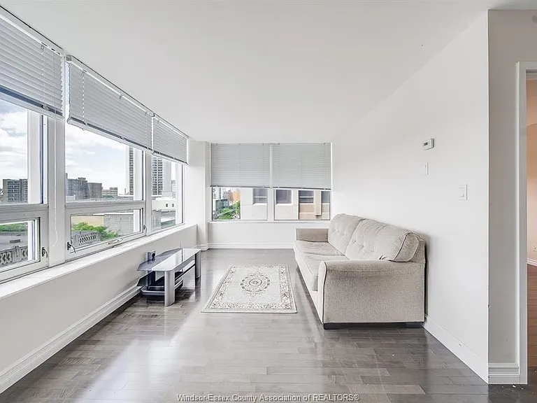 540 Ouellette Ave #5B — Photo 4