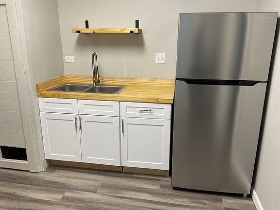 5th image of 314 Hollenbeck Ave #2
