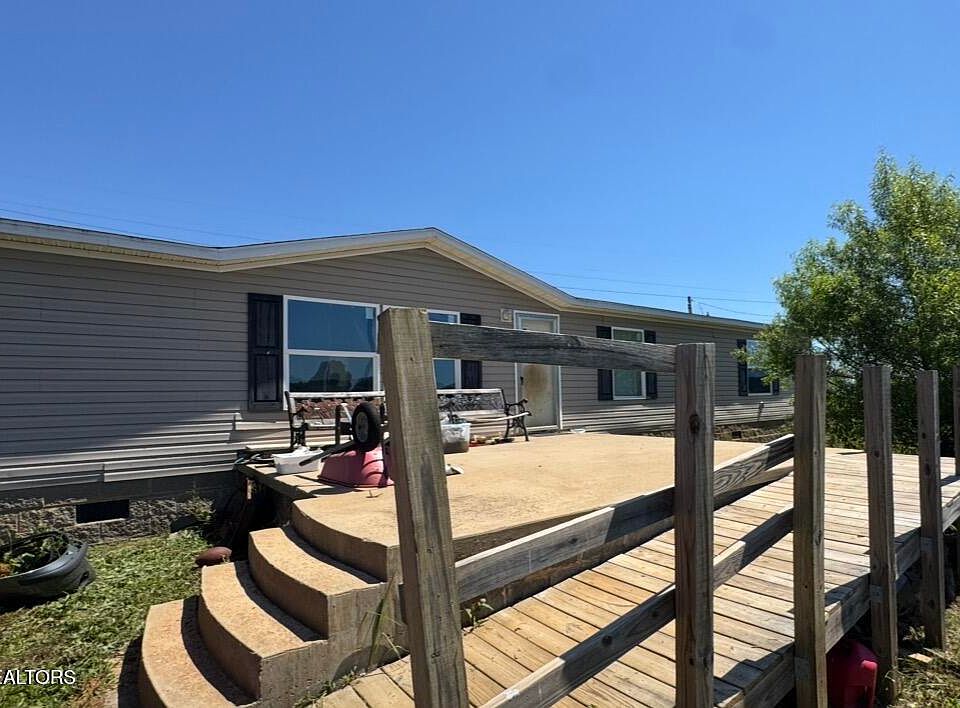 1st image of 122 Pearlie Ln