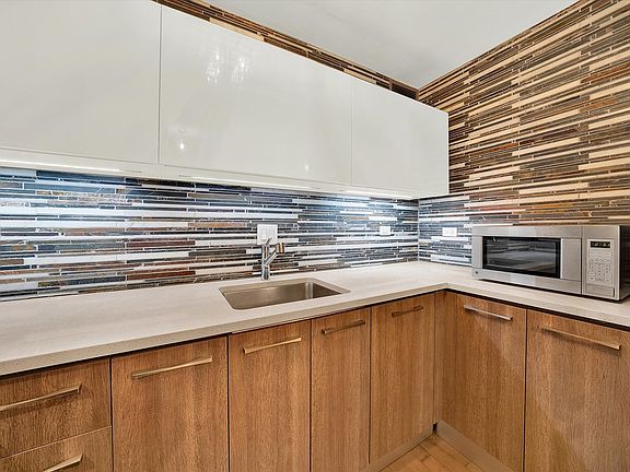 5th image of 900 N Lake Shore Dr #1016