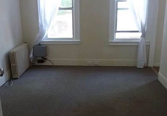 5th image of 418 Cornelia St #2