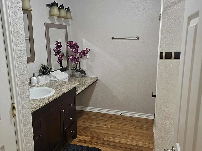 812 Marlin St — Photo 16