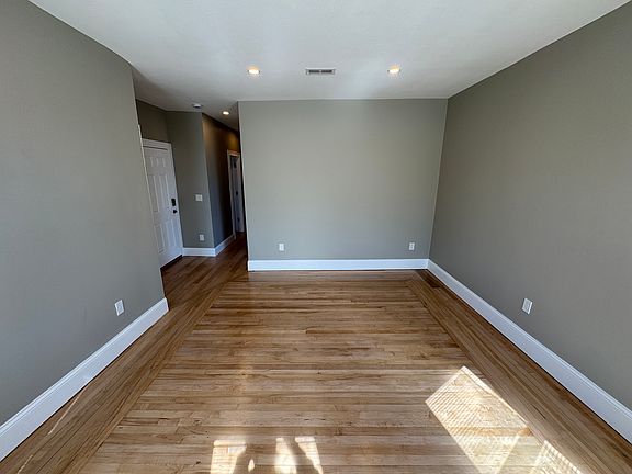 5th image of 29 Cameron Ave #3A