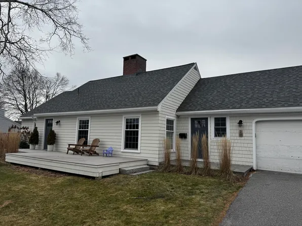 25 Whitney Road, Falmouth, ME 04105
