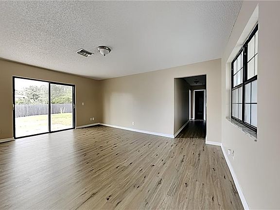3rd image of 1382 San Filippo Dr SE