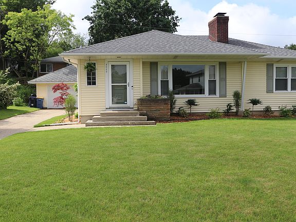 2nd image of 2030 Wendover Dr NW