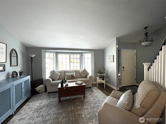 4th image of 1203 25th Avenue SE