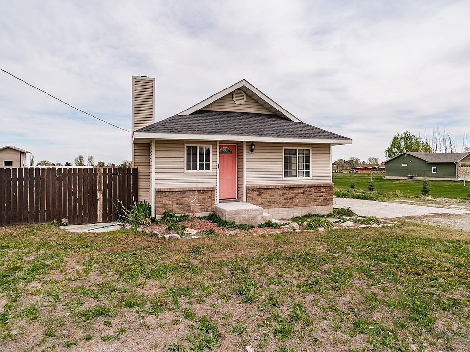 1st image of 218 W Reservation Rd