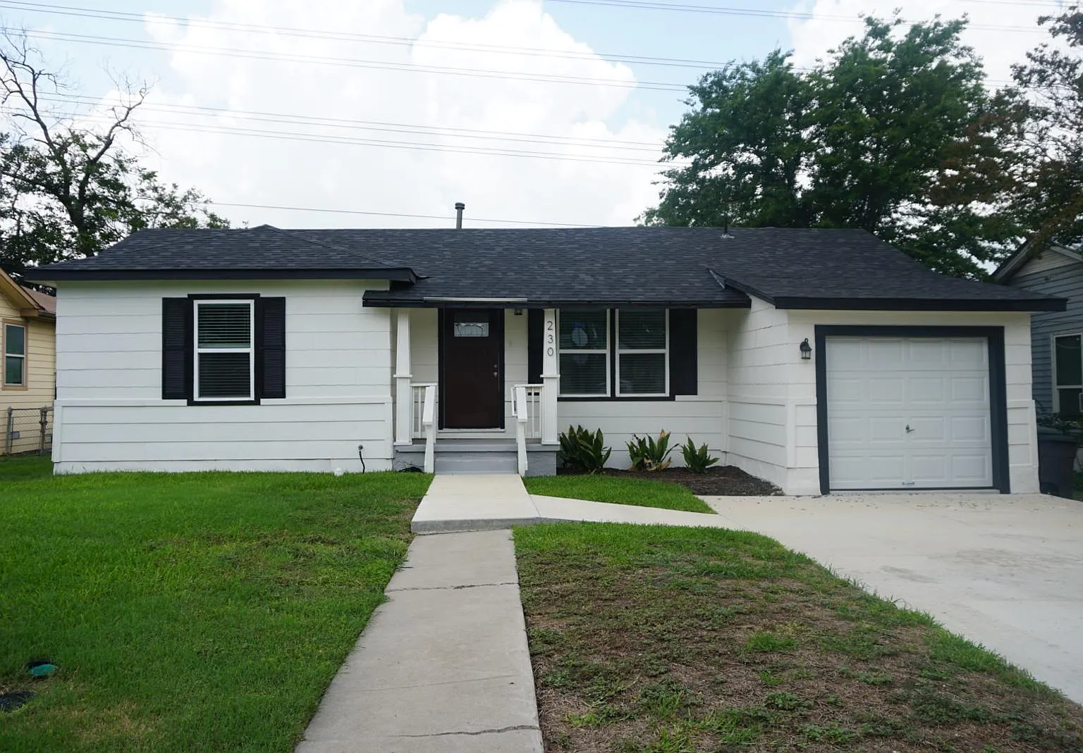 230 Conway Dr — Photo 1