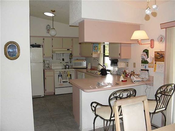 5th image of 934 Hood Ave