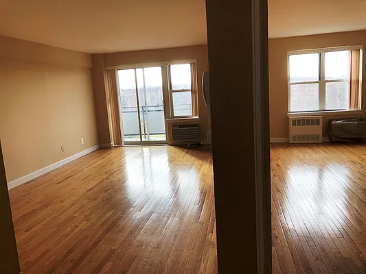 Rented by Prime Realty | media 7