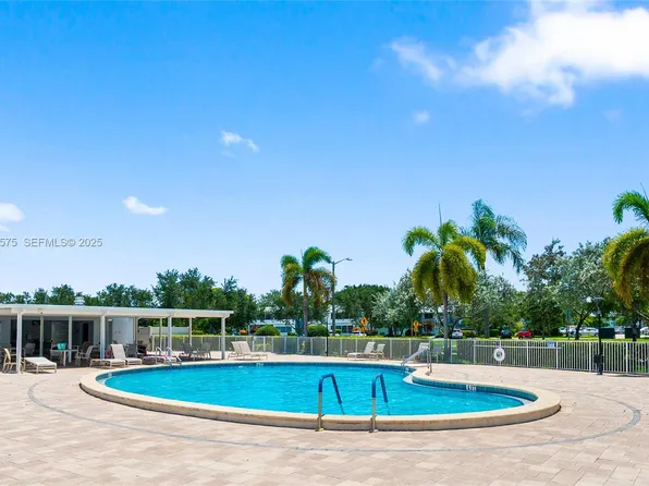 431 Markham T #T, Deerfield Beach, FL 33442