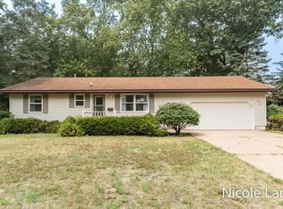 16362 Robbins Rd, Grand Haven, MI 49417