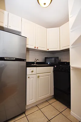 Rented by Bohemia Realty Group | media 39