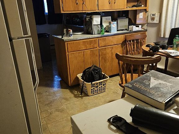 5th image of 1614 Knapp Ave