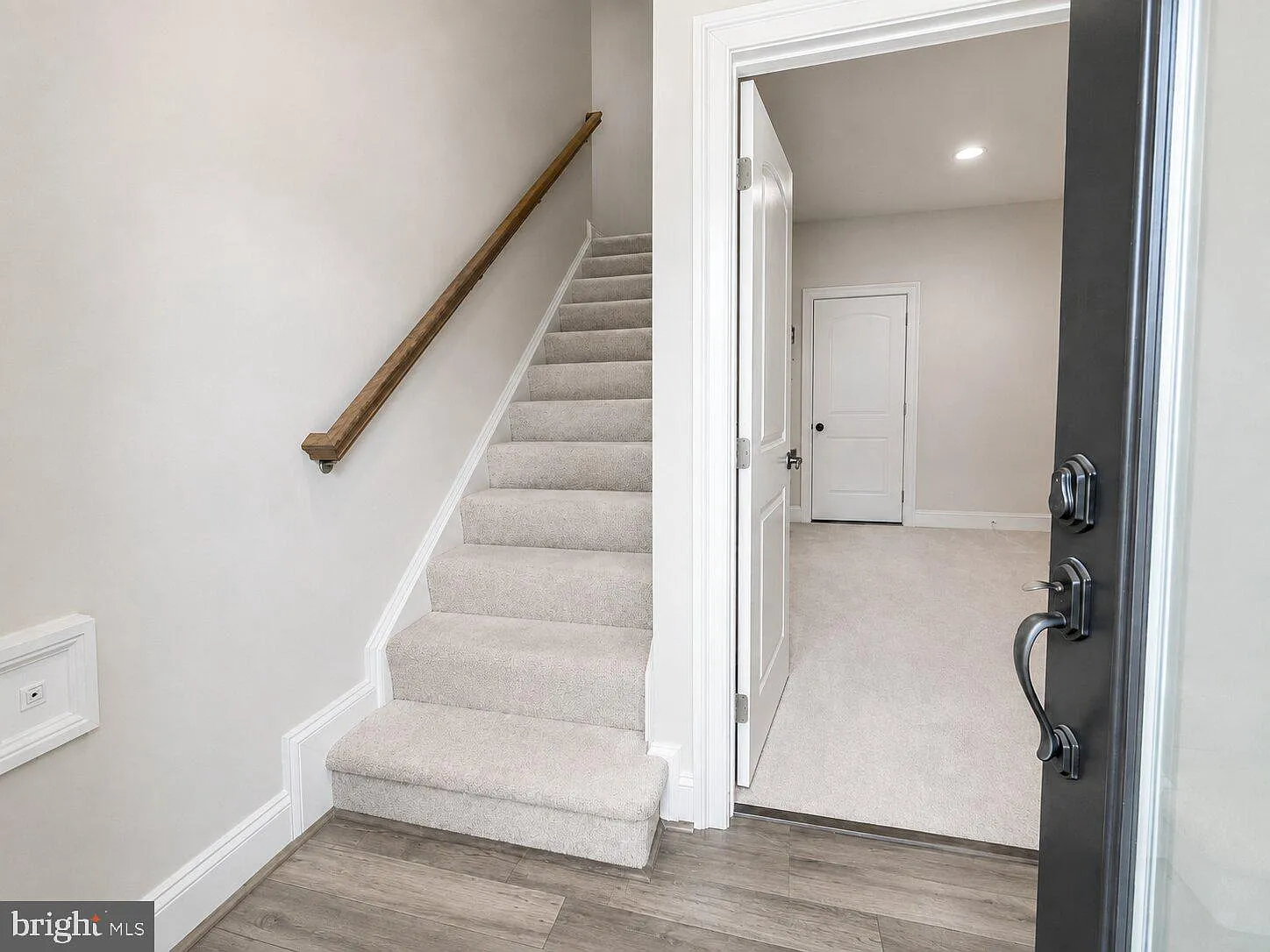 4 bed, 2.5 bath, 1800 sqft, $3,200 — Photo 3
