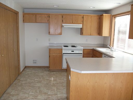 3rd image of 16301 NE 71st St