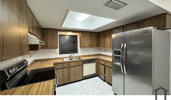 3087 Saint Clair Ave #B — Photo 1