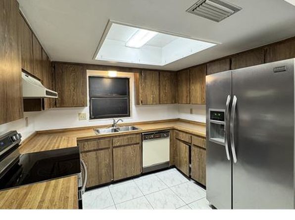 3087 Saint Clair Ave APT B, Oldsmar, FL