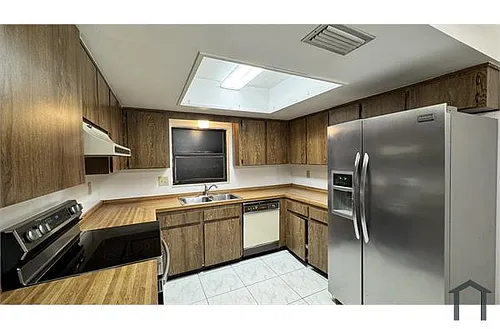 3087 Saint Clair Ave #B Photo 1