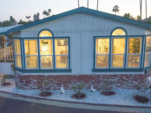 7131 Santa Barbara - Lake Windows