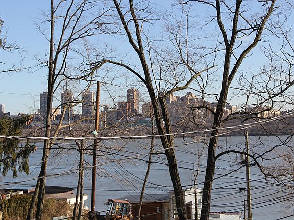 DIRECT VIEWS OF THE RIVER