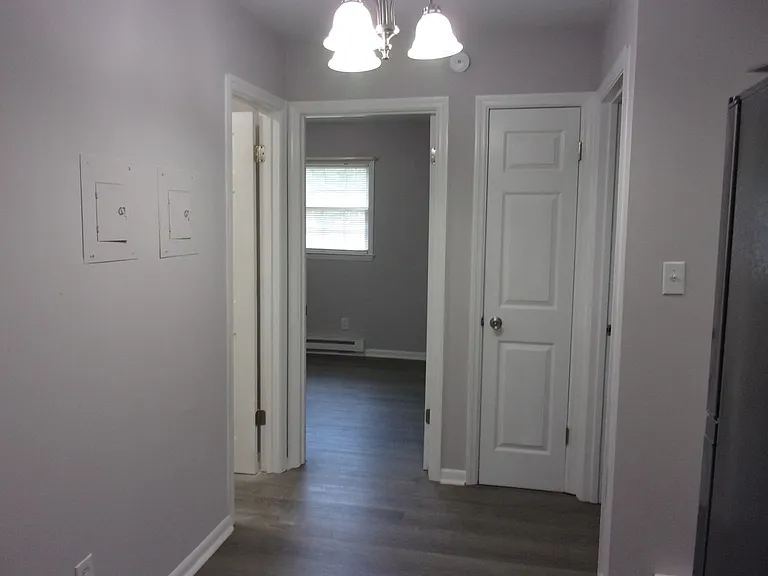 1045 W Meadow Dr — Photo 6