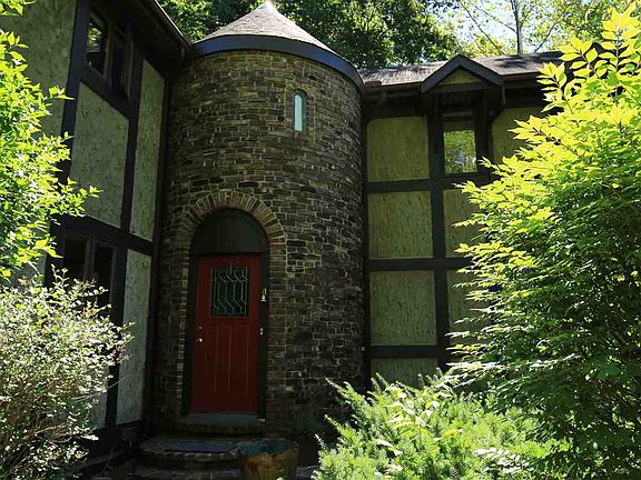 4th image of 1552 Park Hill Dr