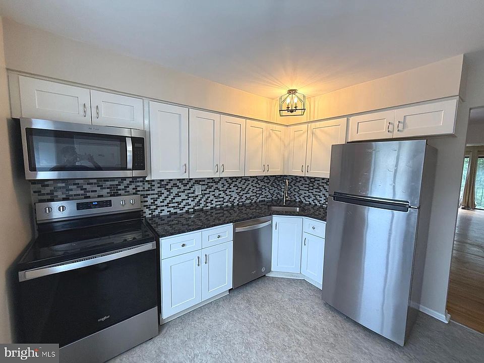 1st image of 909 Silver Ct
