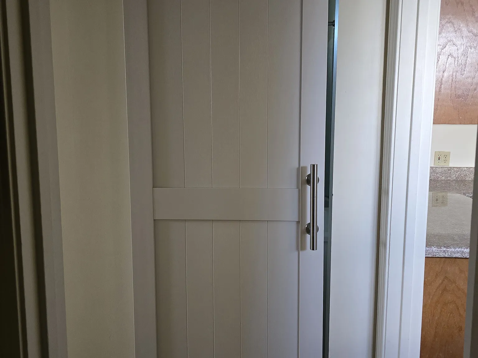 2 bed, 670 sqft, $2,200 — Photo 4